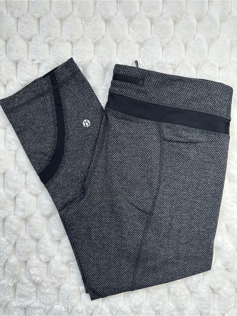 lululemon athletic Capri Herringbone Black/Gray Leggings Size 10